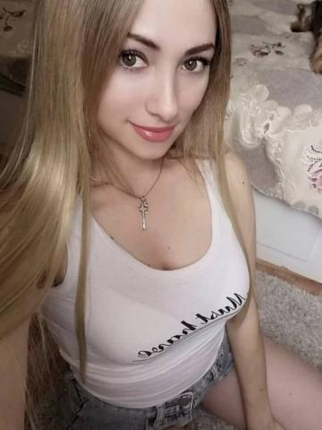 Мила Аппетитная Брюнетка фото 3